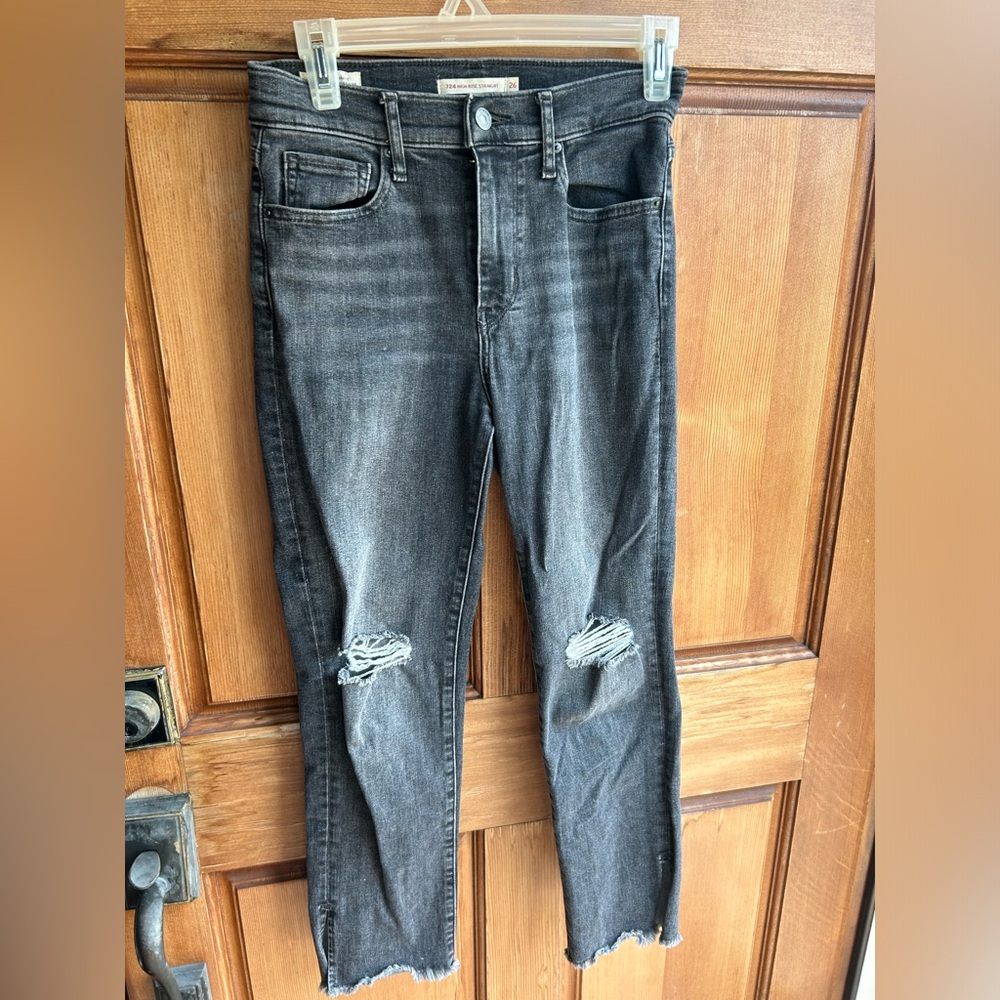 Levi’s 724 Black High Rise Straight Distressed Women's Jeans Size 26